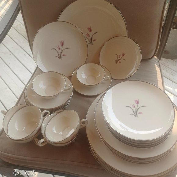 Vintage Franciscan China Collection in "Carmel' Pattern-Set of 40 - Picture 10 of 10